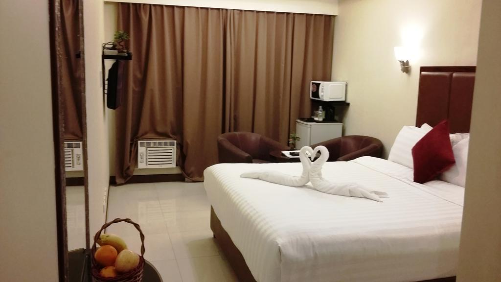 מנילה Jmm Apartment Suites מראה חיצוני תמונה