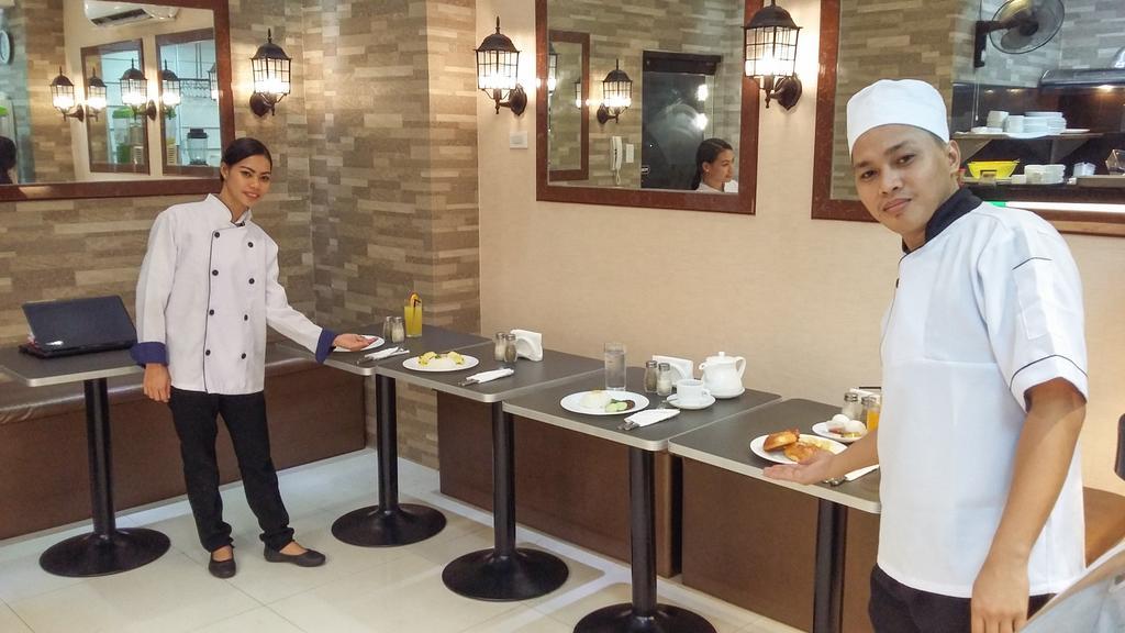 מנילה Jmm Apartment Suites מראה חיצוני תמונה